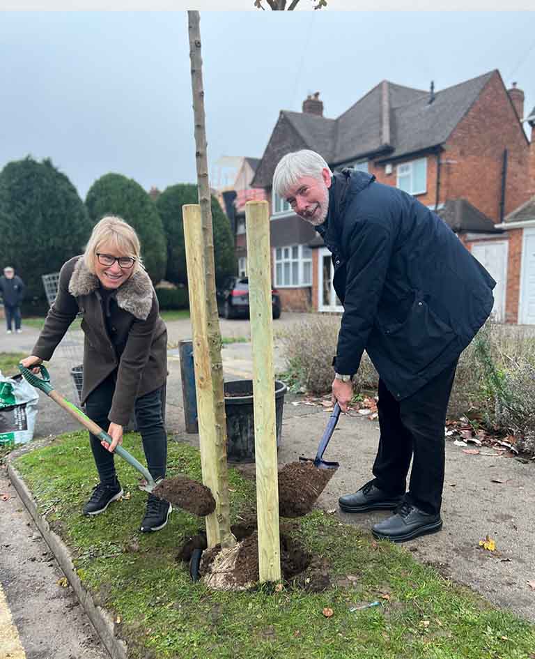608 vets in solihull plant trees for local comminuty as a way to celebrate 90 years of caring for pets - content image